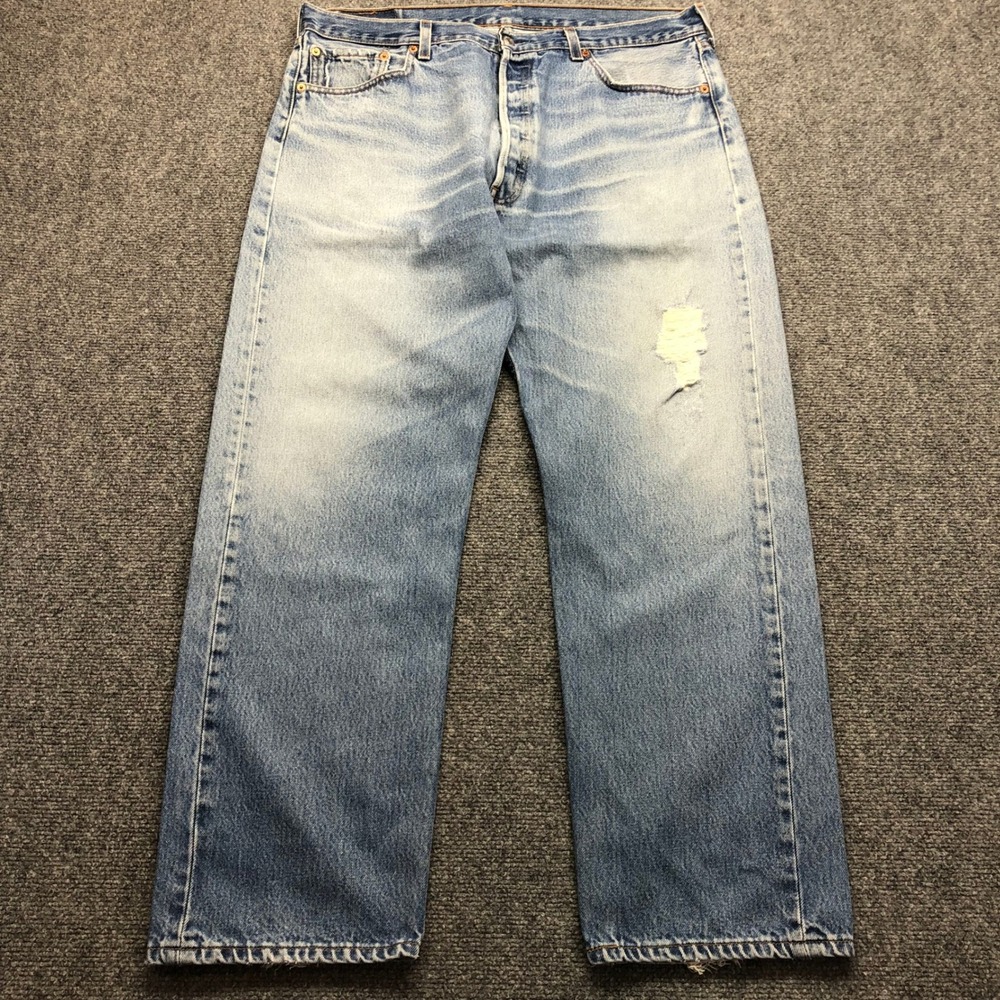 Levis 501 Original Fit Jeans Mens 38x30 Light Wash Blue Denim Button Fly